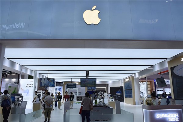 APPLE Başkan Yardımcısı: “Apple zinciri” Çin’siz olmaz<