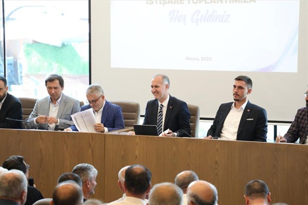İnegöl Belediyesi’nde muhtarlarla istişare toplantısı<