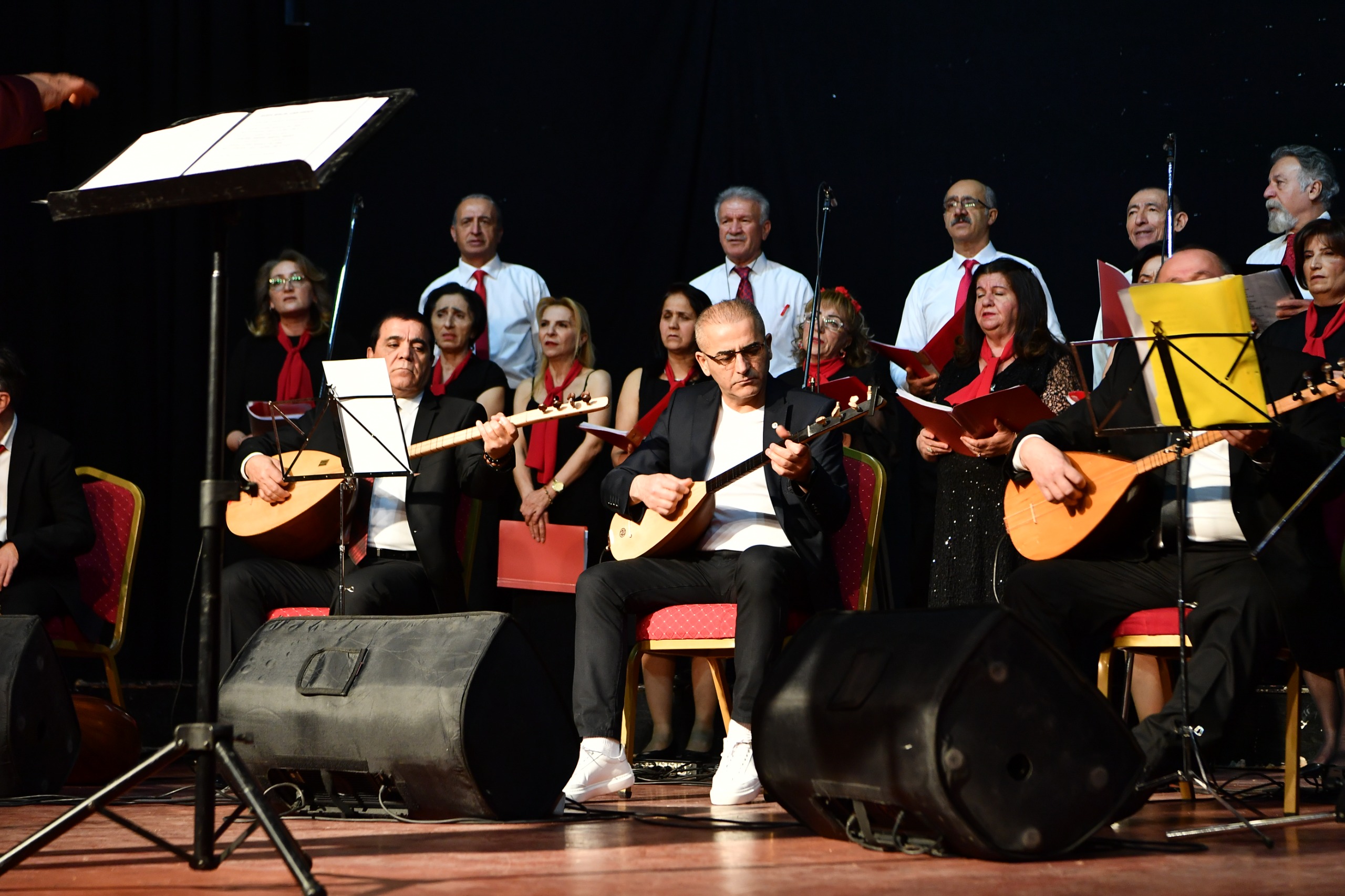 Muzaffer Şahin Türk Halk Müziği Korosu, ''Memleket Yolculuğu'' konseri düzenledi