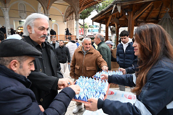 Aydın’da geleneksel lokumlu bayramlaşma<