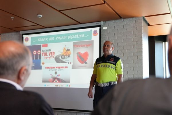 Düzce Ulaşım A.Ş. şoförlerine trafik eğitimi verildi<