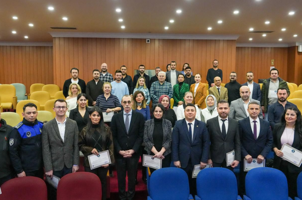 Başkan Beşikcioğlu, KVKK eğitimlerini tamamlayan personele sertifikalarını verdi