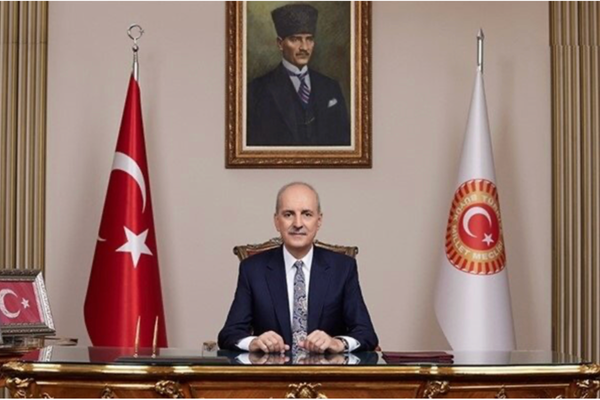 Kurtulmuş, 29 Ekim törenleri kapsamında Anıtkabir’i ziyaret etti<