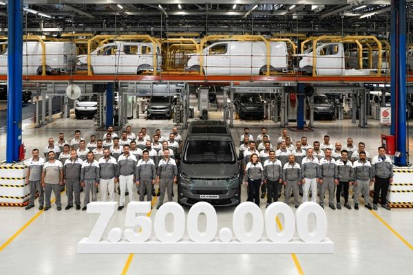 Tofaş, 7,5 milyonuncu aracını üretti<