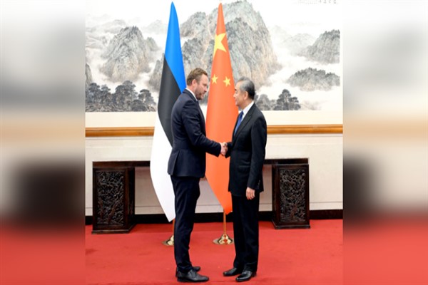 Wang Yi, Estonyalı mevkidaşıyla görüştü<