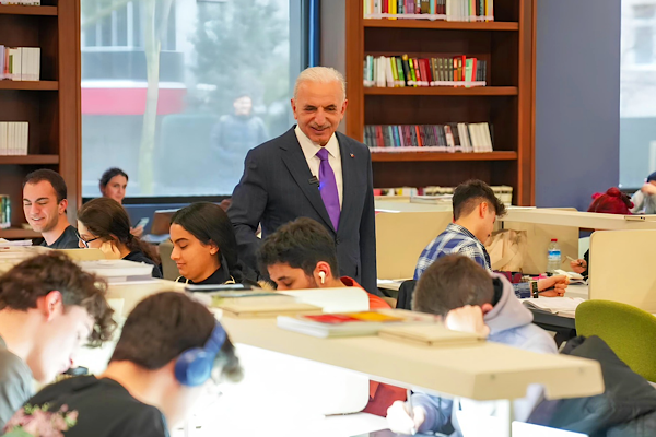 Ümraniye'den YKS adaylarına sınav ücreti desteği<