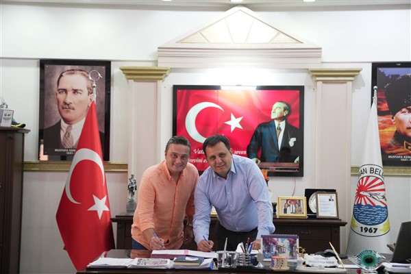 Bahçeşehir Koleji, Dalaman Belediyespor Kadın Voleybol Takımına sponsor oldu<