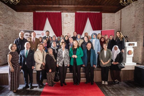 Efsanelerle İpek sergisi Afyonkarahisar’da açıldı