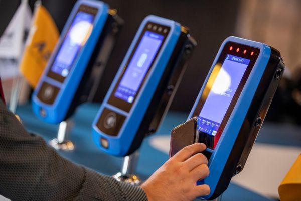 İzmirim Kart altyapısı yeni nesil cihazlarla yenileniyor