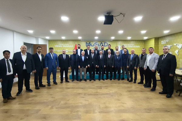 Vali Aktaş, MÜSİAD Gebze Şubesi'ni ziyaret etti
