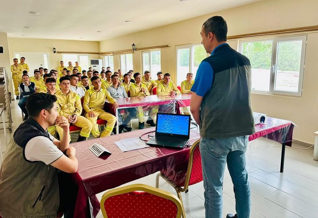 Hatay'da yeni yangın söndürme ekiplerine eğitim<