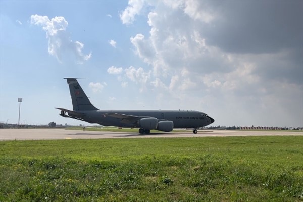 Türk Hava Kuvvetleri Romanya F-16'larına havada yakıt ikmal desteği verdi