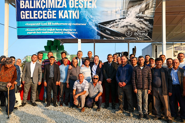 Köprübaşı'nda 55 balıkçıya ekipman desteği sağlandı<