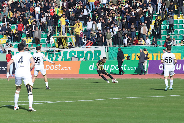 Şanlıurfaspor, Adana 01 FK'ya yenildi<
