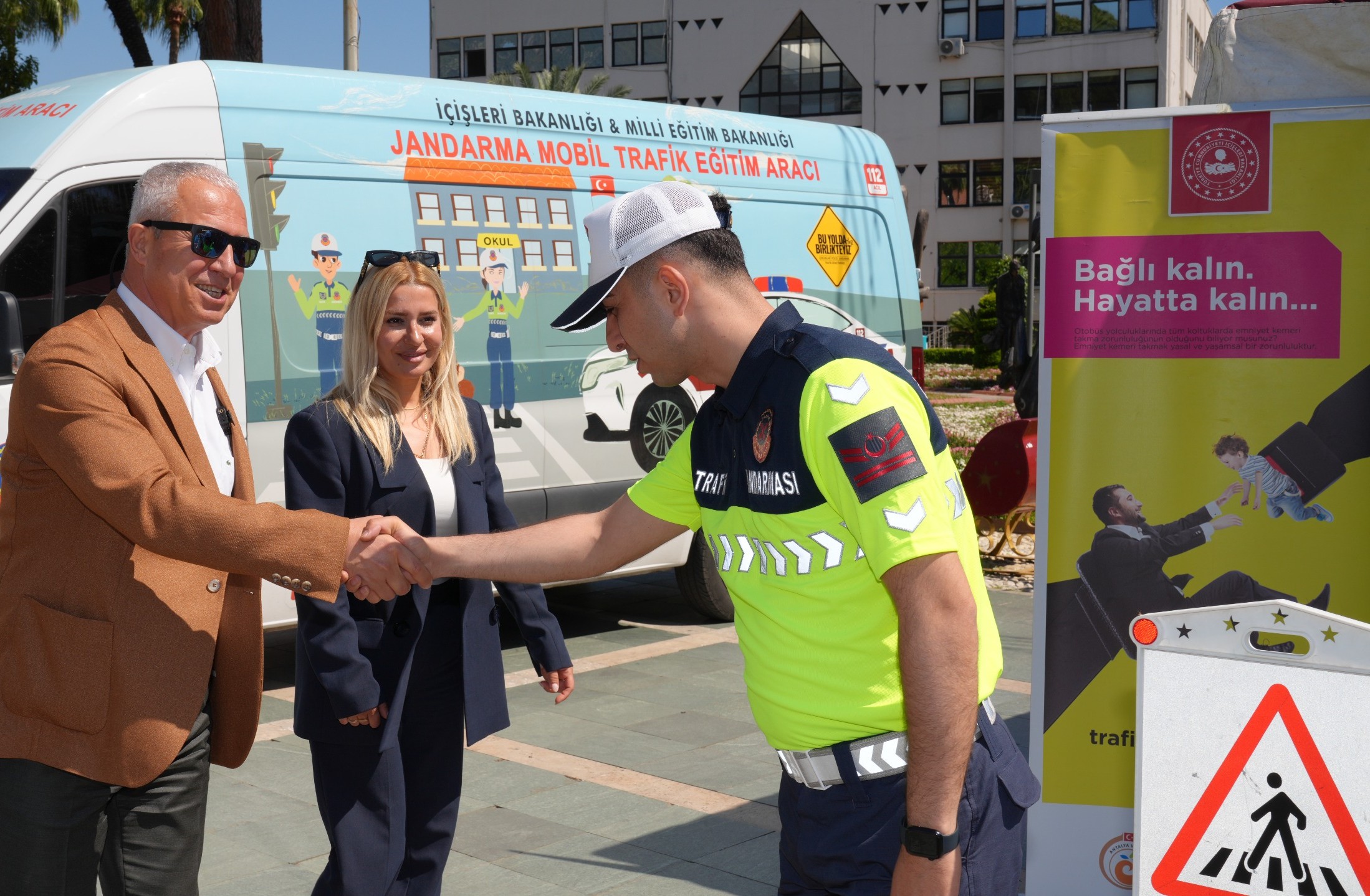 Başkan Özçelik, Trafik Haftası etkinliklerine katıldı<