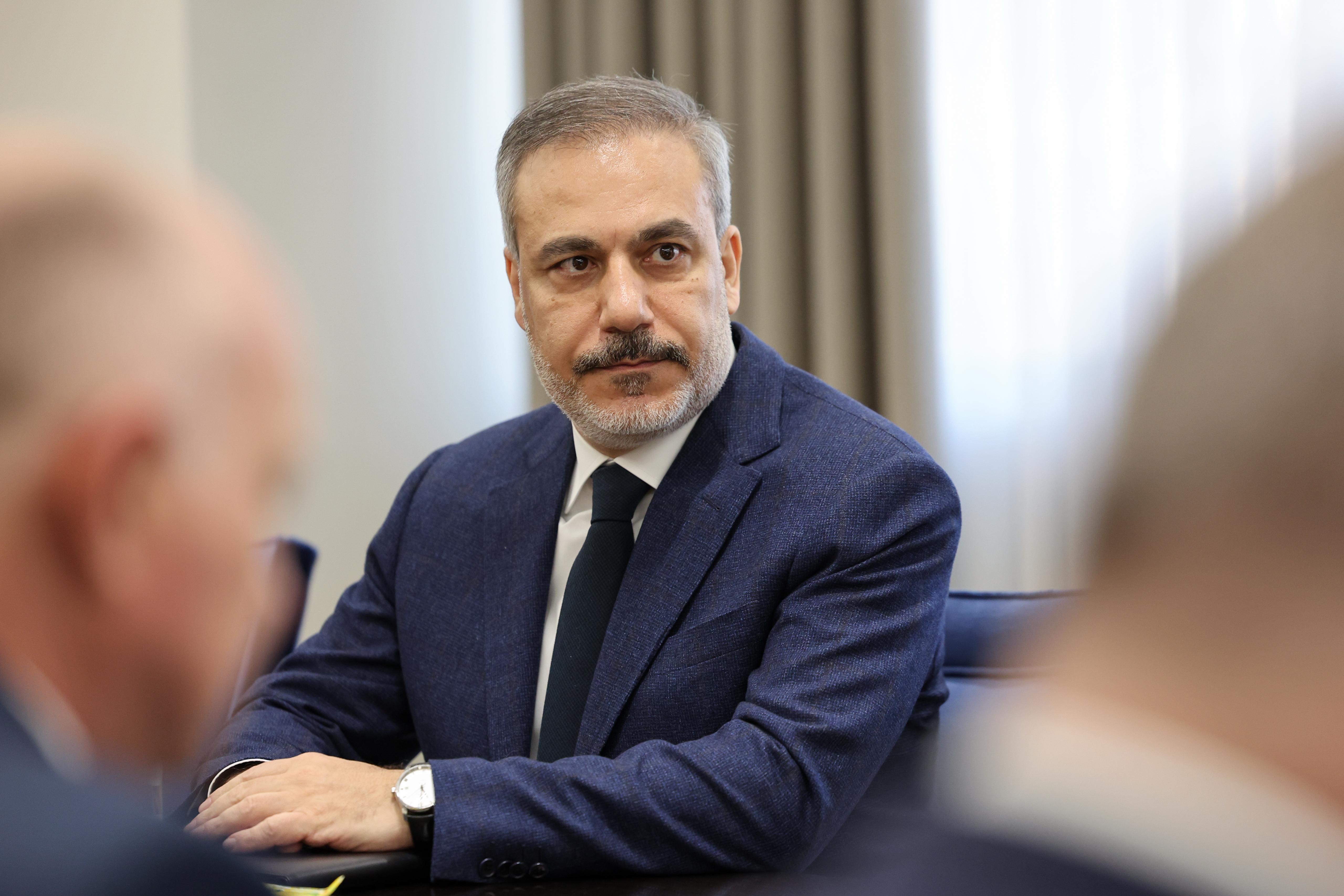 Bakan Fidan, Katar Emiri Şeyh Al Sani ile bir araya geldi