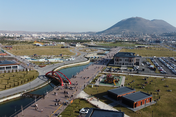 Recep Tayyip Erdoğan Millet Bahçesi ziyaretçilerini ağırlamayı sürdürüyor<