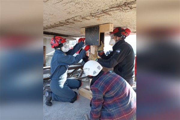 AKUT gönüllüleri, çevrim içi arama kurtarma eğitimleriyle her koşula hazır