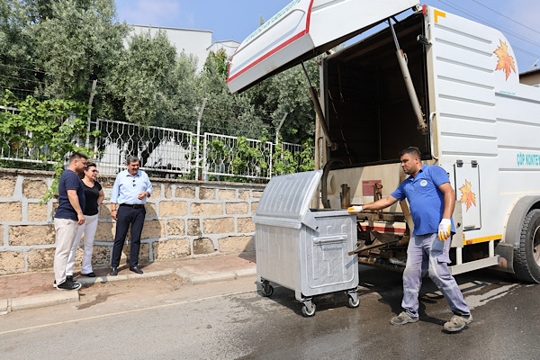 Toroslar’da mahallelerde toplu temizlik çalışması<