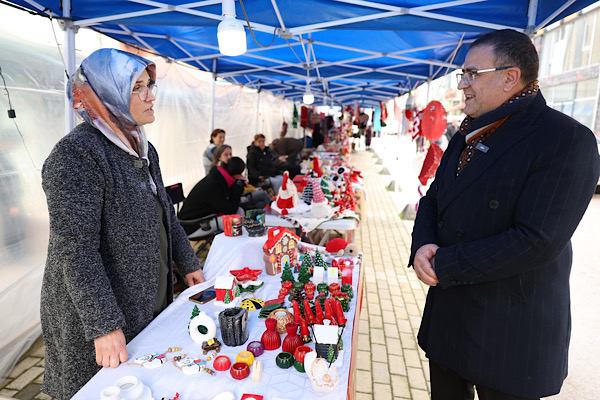 Derince’de Kadın El Emeği Ürünleri Satış Stantları kuruldu<