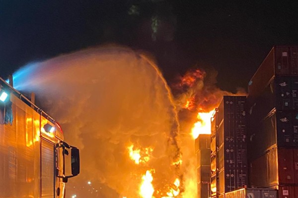 Nemport Limanı’ndaki yangın kontrol altına alındı