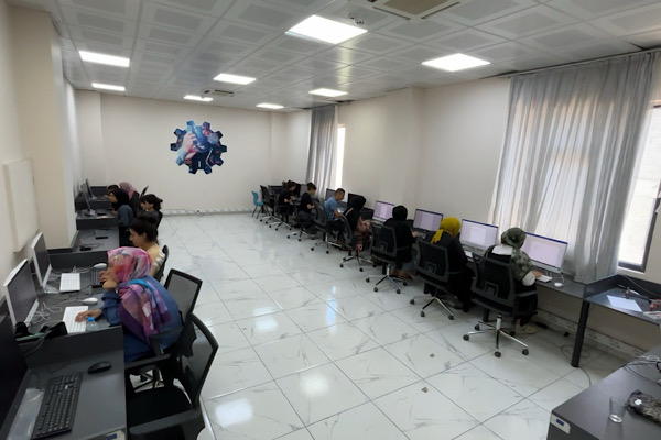 Eyyübiye Belediyesi Süleymanşah Gençlik Merkezi'nde yaz kursları sürüyor<