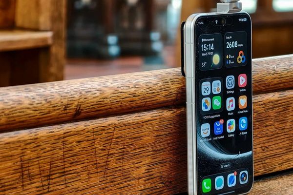 HONOR, sinematik çekim ve yapay zekaya  beden kazandırdı: Robot Phone<