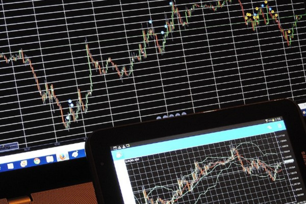 Jeopolitik gelişmeler ve şirket haberleri fiyatlamaları şekillendiriyor<