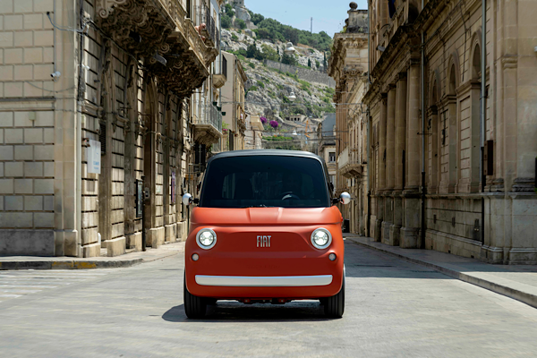Yeni Fiat Topolino Türkiye’de satışa sunuldu<