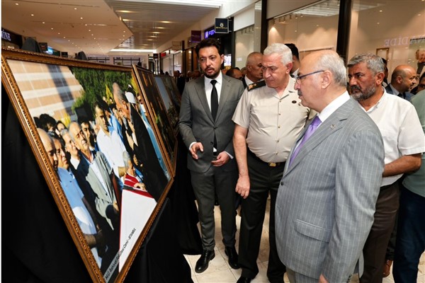 Adana'da 15 Temmuz Demokrasi Ve Milli Birlik Günü Fotoğraf Sergisi açıldı<