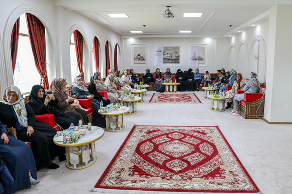 Van Büyükşehir Belediyesi yaşlıların hayat tecrübelerini dinledi<