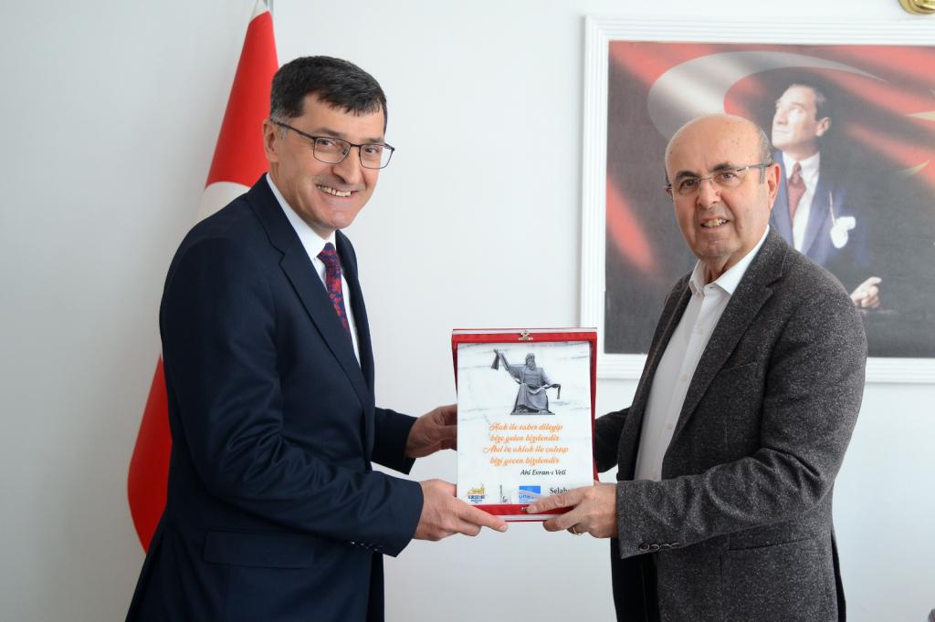 Kütahya Belediye Başkanı Kahveci’den Kırşehir Belediye Başkanı Ekicioğlu’na ziyaret