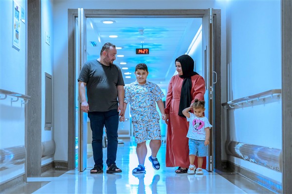Toplumsal desteğin ardından Yiğit Elma'nın tedavisi sürüyor<