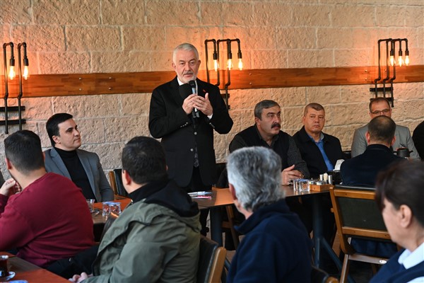 Başdeğirmen, esnaf ve şoförlerle bir araya geldi