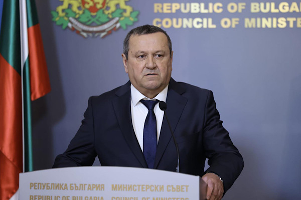 Ademov: Düşük gelirli vatandaşlara 20 avro akaryakıt desteği ödenecek<