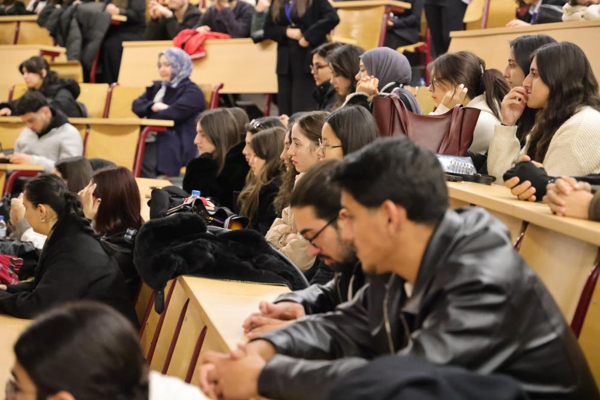 Kütahya'da KASİS Kariyer Zirvesi düzenlendi<