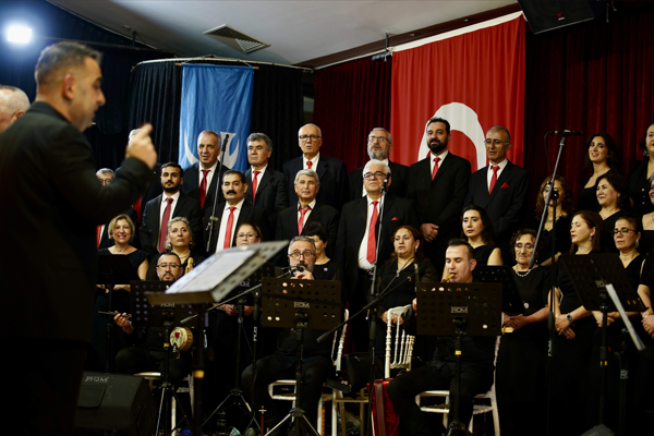 Aliağa'da Türk halk müziği eserleri seslendirildi