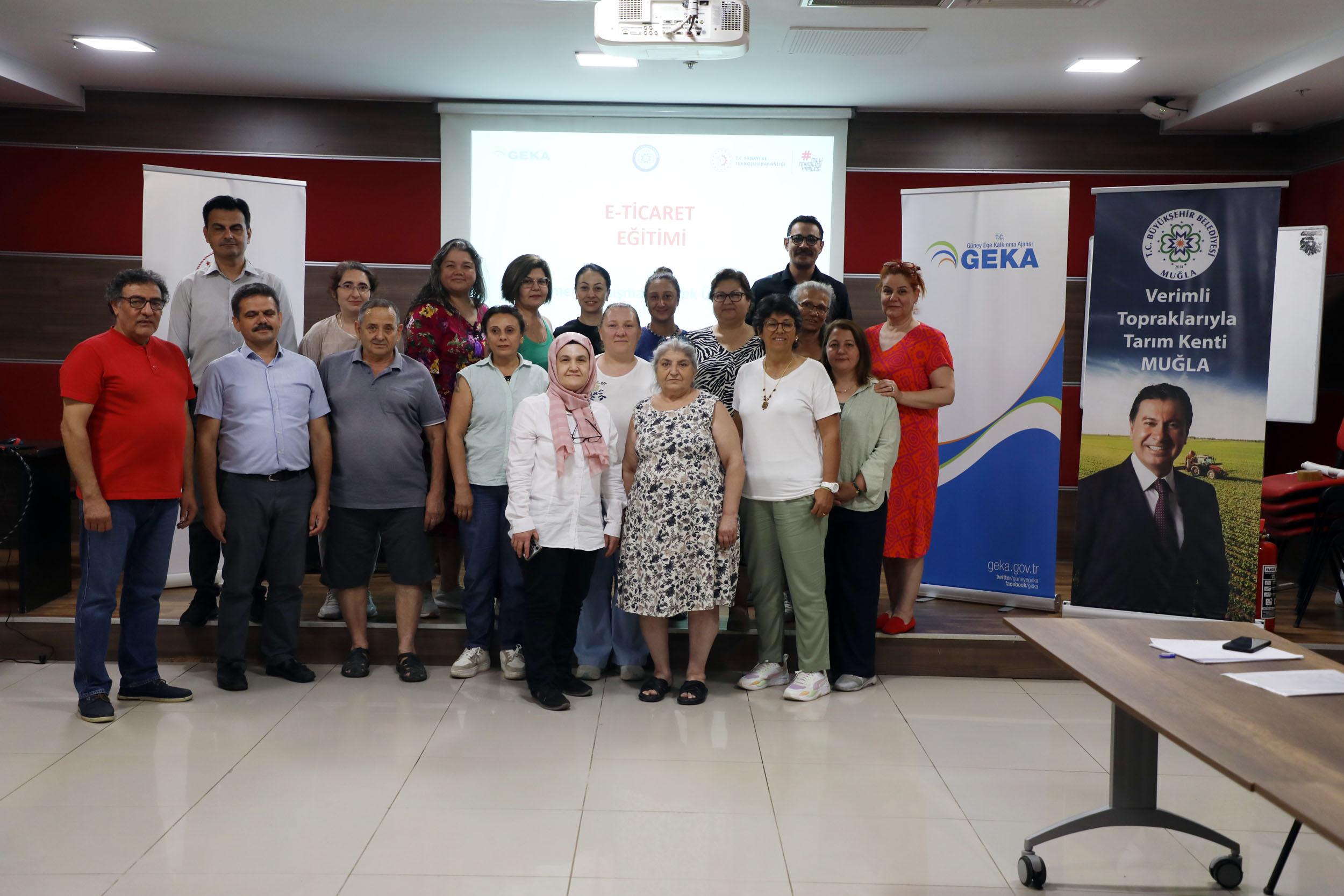 Muğla Büyükşehir Belediyesi'nden üreticiye e-ticaret eğitimi