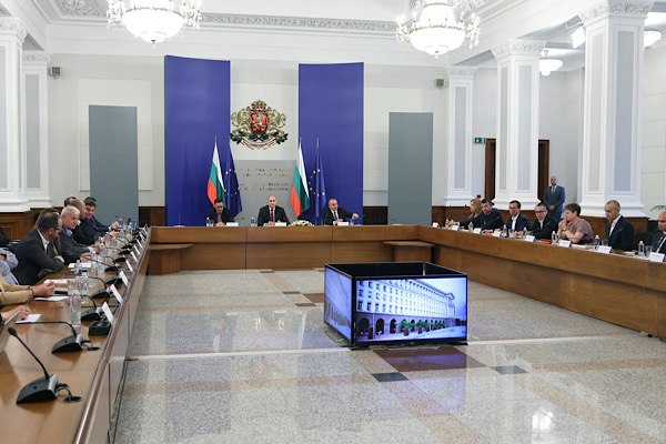 Radev: Bulgar vatandaşları kaliteli gıda ve şeffaf fiyatlandırmayı hak ediyor<