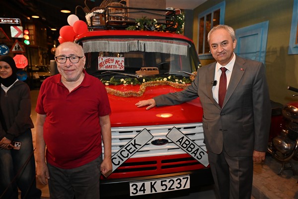 Çiçek Abbas”ın minibüsü Kepez’de