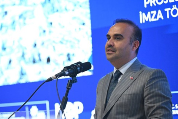 Bakan Kacır: Her çocuk mutlu bir ailede yaşama hakkına sahiptir