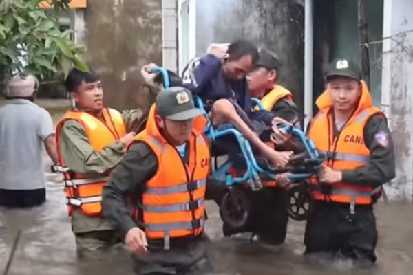 Kalmaegi Tayfunu Filipinler'de 114, Vietnam'da 3 kişinin ölümüne neden oldu<