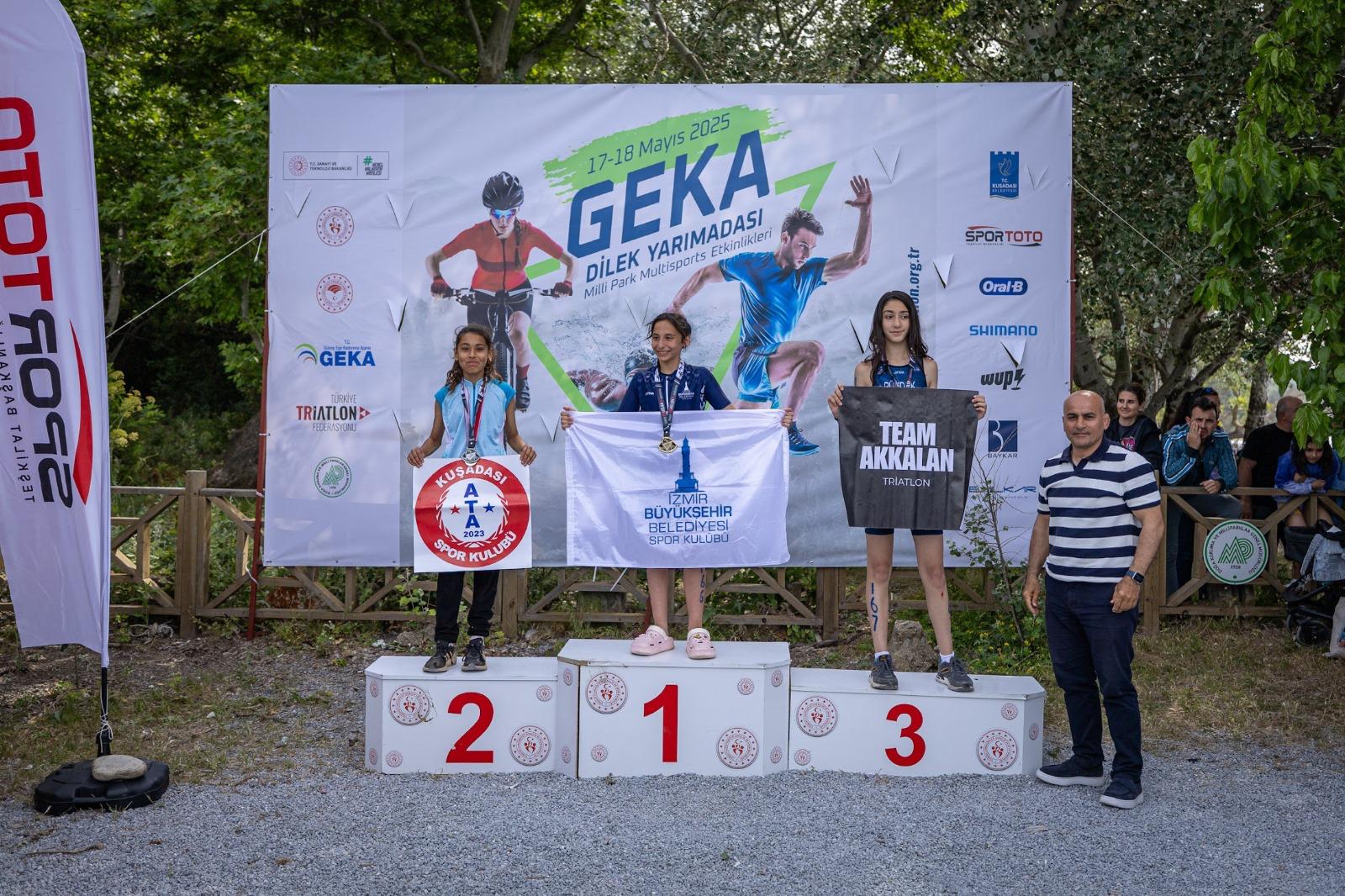İzmir Büyükşehir Belediyesi Spor Kulübü'nden triatlon branşında büyük başarı<