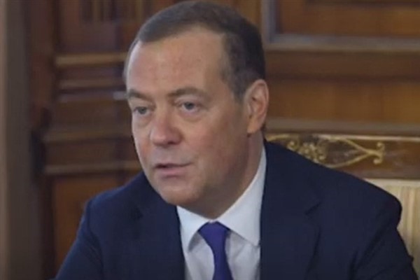 Medvedev: Batı, her zaman kendi iradesini dış aktörlere dayatmaya çalıştı