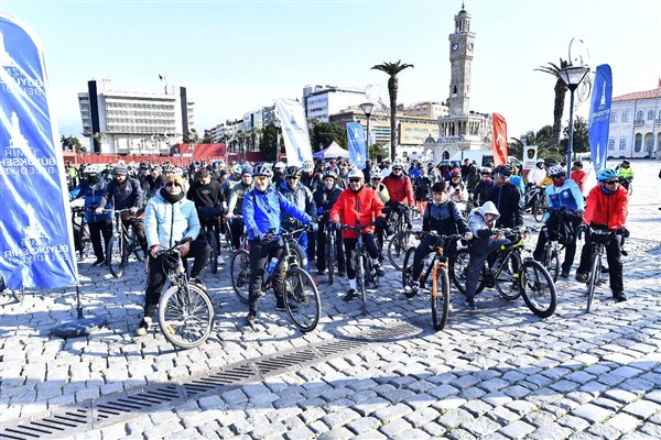 Bisikletli Pazarlar etkinliği, ikinci rotasını İnciraltı’na çevirdi