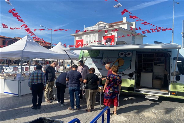 Nilüfer Belediyesi Gezici Kütüphane, 7. Mudanya Kitap Fuarı’nda 