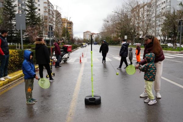 Eskişehir’de arabasız pazar uygulamasıyla merkez araç trafiğine kapatılacak<