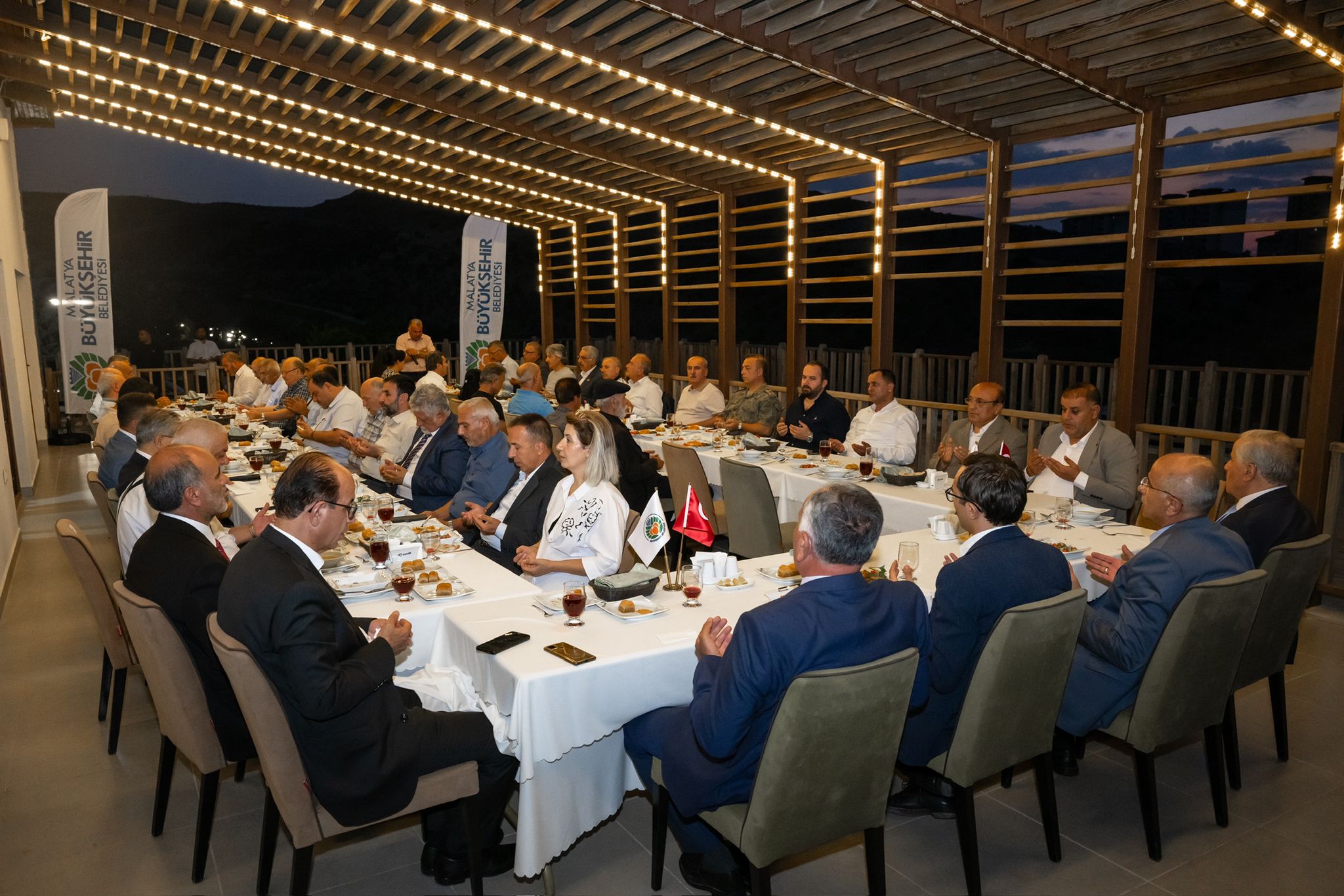 Başkan Er: Bugün adaletsizliğe ve haksızlığa başkaldırı günüdür<