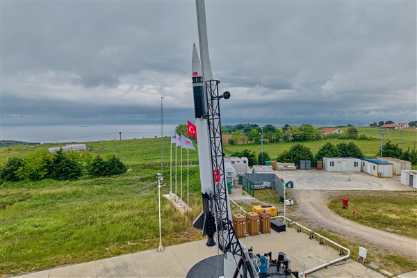 DeltaV iki kademeli hibrit roket sistemi rekor kırdı