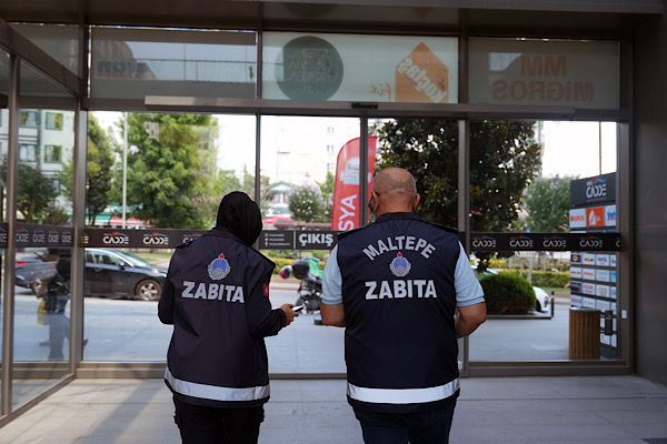  Maltepe'de zincir marketlere gıda ve fiyat denetimi yapıldı<